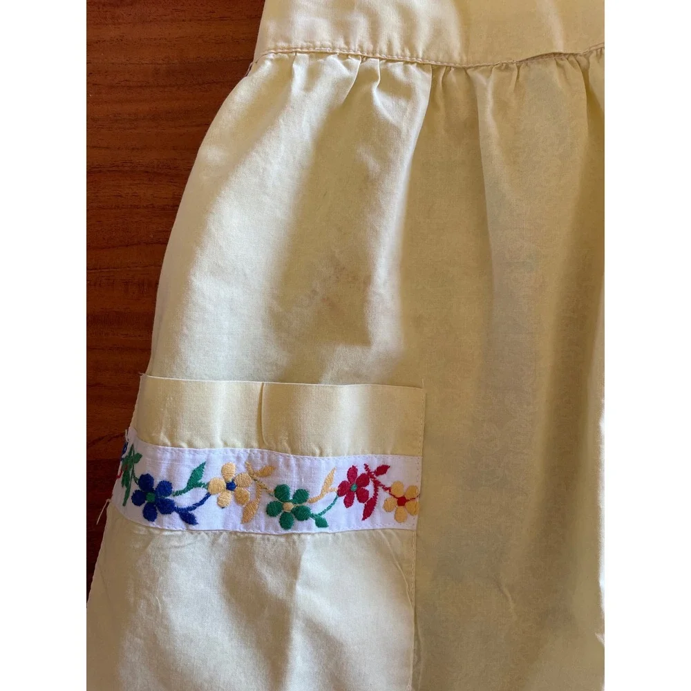 Vintage Yellow Half Apron Floral Embroidery Pockets Cottagecore Retro Kitchen